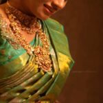 Archana Ravichandran Instagram – Ungaluku yarum ilaya..!? Adhu poi ilaya..!?
Shoot by @nivemakeupartist  @srimathi_hairstylist  @new_ideas_fashions  @mabia_mb  @arunsam.photography