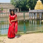 Archana Ravichandran Instagram - Had such an amazing day exploring the architecture of our ancient tamil emperors. This day was such an eye opener for me and it also made me feel proud that I’m a Tamilian whose ancestors were full of vision with such a revolutionary architectural intelligence. I would suggest everyone to go explore these places and know our history which will make us appreciate our ancestors which would lead us to compare the lives they left for us and the life we are living right now. Surprisingly I’m shocked to see we are nowhere near to the life they led on those days. This makes me ask myself a question. Am I right track ? What is my vision ? What will i leave behind for my future generations ? This was not yet another temple visit for me. This was my first ever visit to a historic place. This day was an absolute stunner for me. I also feel really happy to share this with you guys (if you really had the time and patience to read the caption) through this medium because “yaan petra inbam peruga ivvaiyagam”. . . . . Saree : @vinus_vogue Blouse : @abarnasundarramanclothing Kanchipuram, Tamil Nadu
