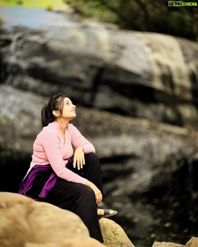 Archana Ravichandran Instagram - Smile ON, Worries OFF #sublimeescape #kodaikanal #princessofhills Kodaikkanal