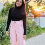 Archana Ravichandran Instagram - Breathing in mountain air ⛰️ #sublimeescape #kodaikanal #princessofhills Kodaikkanal