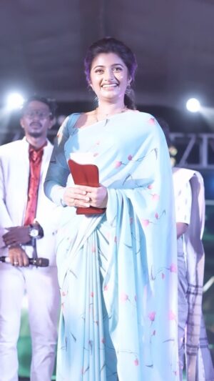 Archana Ravichandran Instagram - A M O U R ❤️

PC : @bathri.ramachandar 
Saree : @sabiyaa_couture 
Mua : @rakmakeupartistry 
Hair : @marysbridalstudio 
Styling : @subikanifabint