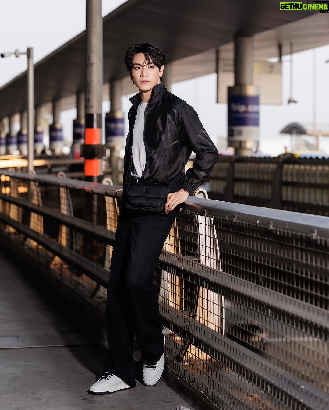 Archen Aydin Instagram - Ready to take off 🖤 @ysl