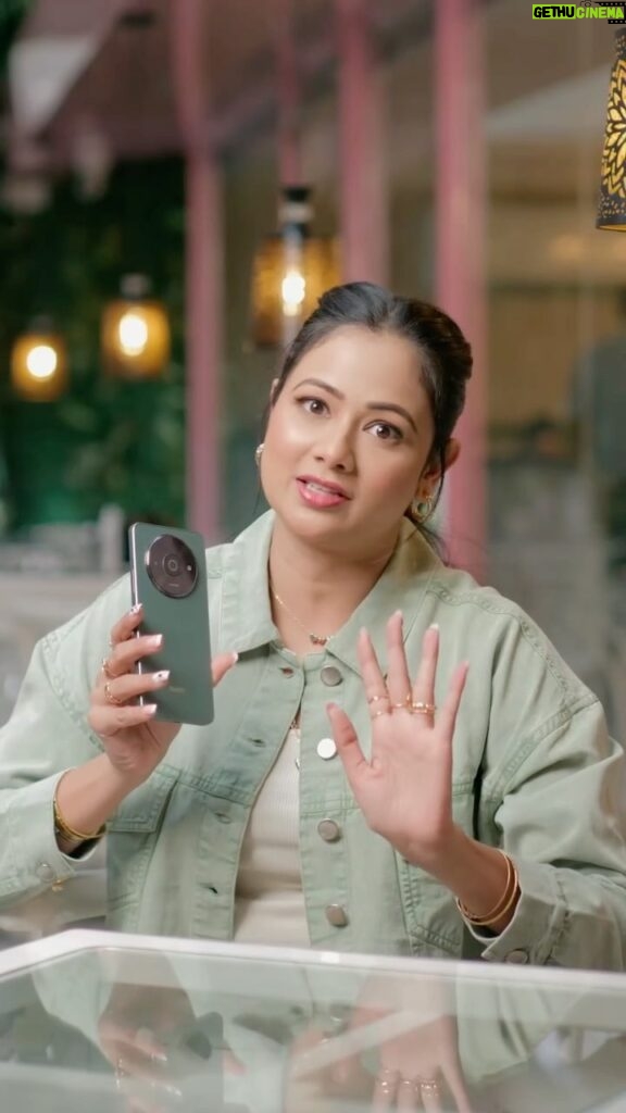Archita Sahu Instagram - ପ୍ରସ୍ତୁତ କରୁଛୁ Latest Redmi #A3. ବିଭିନ୍ନ ଫିଚର ରେ ଭରପୁର Redmi A3 ର #SmoothAndStylish ଡିଜାଇନ୍ ମୋତେ କିମିଆ କରି ଦେଇଛି I A stunning Premium Halo Design and seamless 90Hz Display, it's a game-changer! Get your hands on this stunner on 23rd February at a special starting launch price of ₹6,999*. #collab #ad