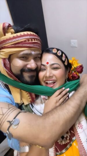 Archita Sahu Instagram - Yesterday at Nabarangpur, The Great feeling was to address the Adibasi Mahotsav in traditional adibasi costume. We felt blessed. Thank You Nabarangpur 🙏

#sabyarchita #nabrangpur #koraput #desia #adibasi #adivasi #koraputiasong #fyp #foryou #odisha