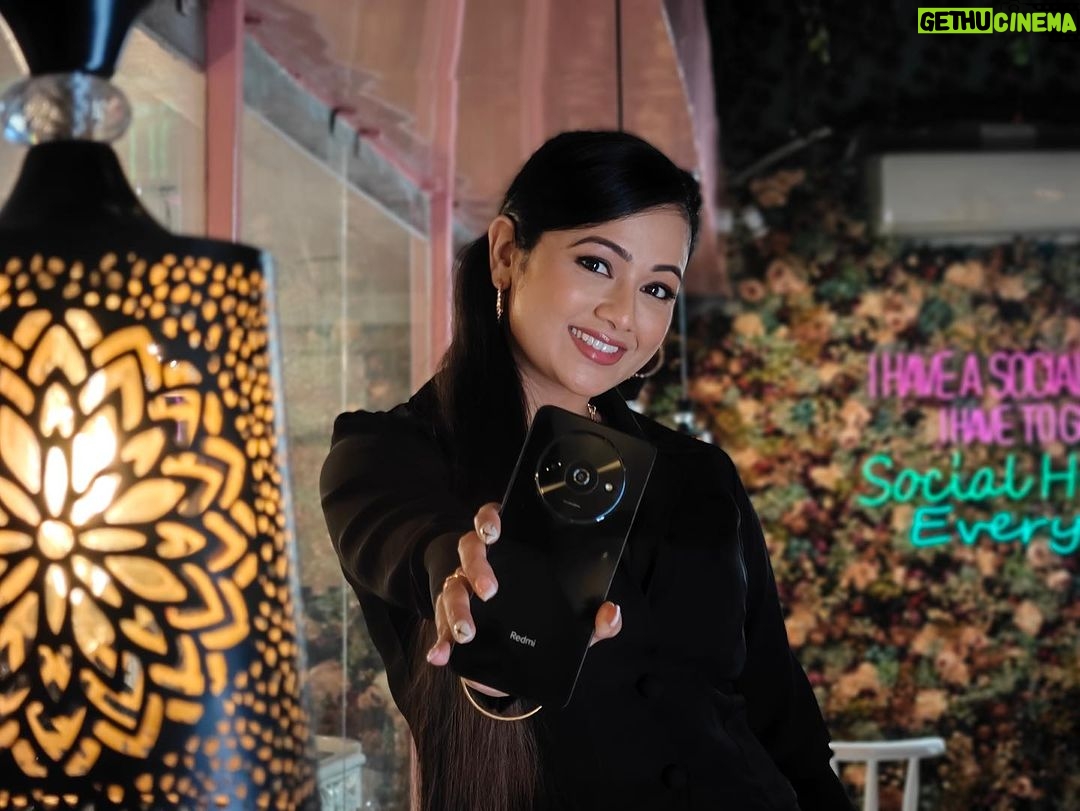 Archita Sahu Instagram - Apana mane kemiti achanti? Effortless style, unmatched smoothness. Get ready to redefine your audio experience with #RedmiA3. Launching on this Valentine's Day that is 14th February, 2024. Can't wait right? Me too #RedmiA3 #SmoothAndStylish #Collab #ad