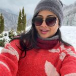 Archita Sahu Instagram - Enjoying the snow at the beautiful Gabala ❤️🥶☃️ #azerbaizan #archita #traveller #travelphotography #travelling #sabyarchita #baku #gabala