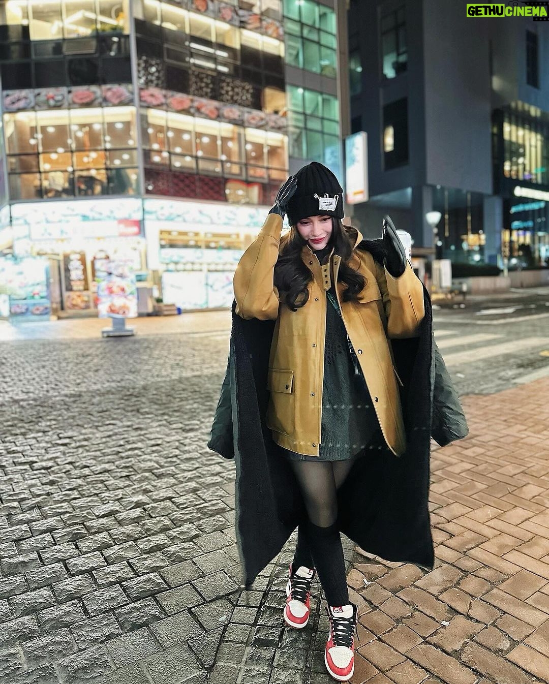 Arci Muñoz Instagram - #seoul ang lamig moo!! Pero mas malamig pa din ex mo! 🥶 #arcismundo 🇰🇷 Seoul, South Korea