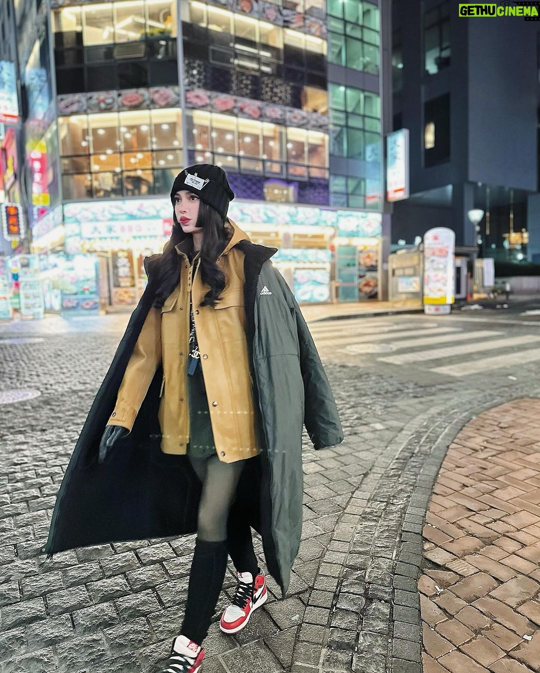 Arci Muñoz Instagram - #seoul ang lamig moo!! Pero mas malamig pa din ex mo! 🥶 #arcismundo 🇰🇷 Seoul, South Korea