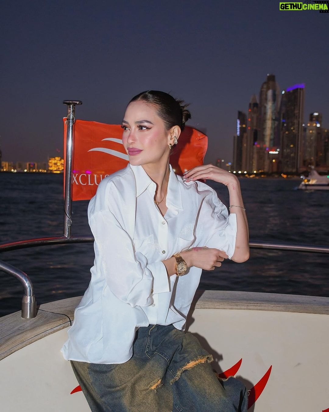 Arci Muñoz Instagram - ➡️ love how the #dubai sky changes as ya swipe.☺️🌏 💜🖤💙🩵🩶🤍 Dubai, United Arab Emirates