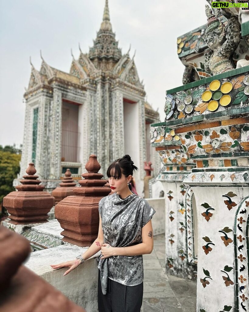Arci Muñoz Instagram - 🇹🇭 chaos. #arcismundo #travel Bangkok, Thailand