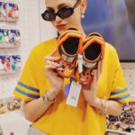 Arci Muñoz Instagram - Crocs everyday! 🐊 cos There’s every crocs to match all my persona! Ya can even add the cutest jibbits to match yer mood. Forget ze glass slippers. Every shoe should be as comfortable as @crocsph ✅