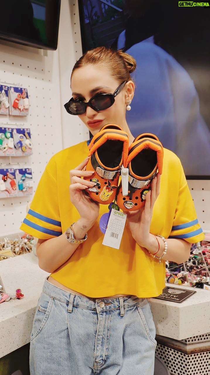 Arci Muñoz Instagram - Crocs everyday! 🐊 cos There’s every crocs to match all my persona! Ya can even add the cutest jibbits to match yer mood. Forget ze glass slippers. Every shoe should be as comfortable as @crocsph ✅