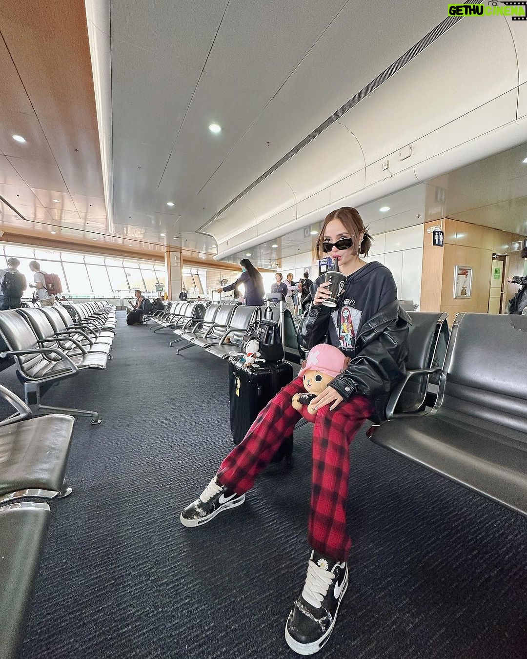 Arci Muñoz Instagram - Power puff high- ball #Tokyo episodes. 🌸🤪👾🏴☠️🥰
