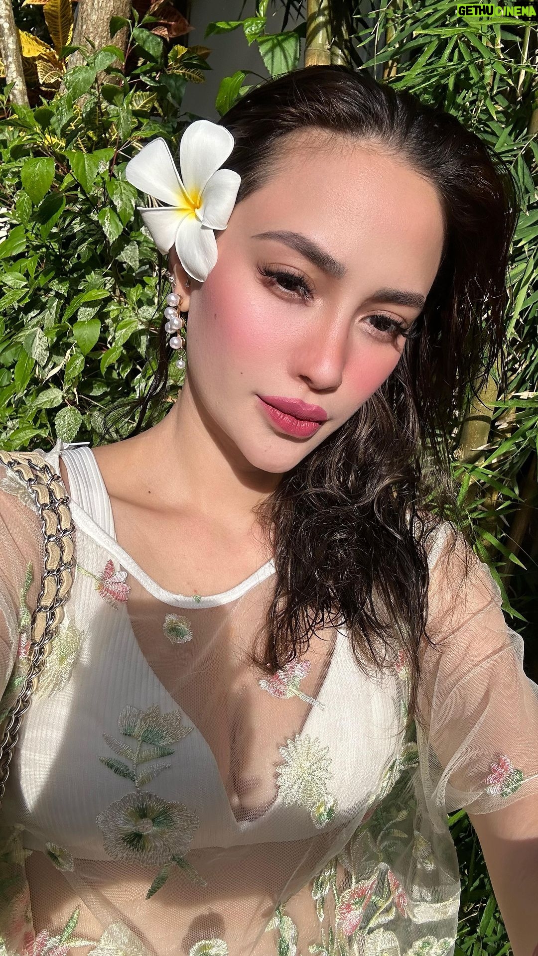 Arci Muñoz Instagram - Bringing that Shine everywhere I go! Try Argan Beauty Keratin Daily Treatment and achieve your most beautiful hair with these 4 hair care solutions: ✨ Healthy Shine plus Vitamin E ✨ Anti-Hair Fall plus Vitamin B7 & Aloe Vera ✨ Color Protect plus Keratin & Lavender Oil ✨ Intense Repair plus Vitamin B5 Argan Beauty Keratin Daily Treatment is available at Mercury Drug stores & Robinsons Supermarket (GMA) for only Php 7.50/sachet and on Lazada and Shopee stores for Php 8/sachet! Visit @arganbeautyph for more details.