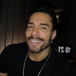 Arcrebiano Araújo Instagram - Tive essa reflexão e quis compartilhar com vocês: Lembre-se dos dois benefícios do fracasso. Primeiro, se você falha, aprende o que não funciona, e segundo, o fracasso lhe dá a oportunidade de tentar um novo caminho com mais sabedoria. 🎯🧠 . .