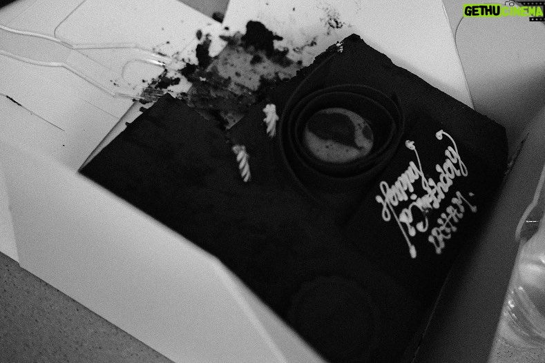 Ari Irham Instagram - MAKACI! Suprise nya jam 12 malem! Plus dinner nasi goreng nya ❤️