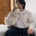 Ari Irham Instagram - TOP Coffee Gula Aren Instan emang gaada lawan deh, apalagi minumnya sambil party di Scream or Dance! 😎 Temenin gue party yuk, TOP Coffee lagi bagi-bagi tiket gratis buat yang mau dateng Scream or Dance! Ikutan activity-nya, komen sekarang di pin postingan @topcoffeeid! Kasih tau line up yang mau lo tonton dan menangkan tiketnya! Cuma sampe malam ini! 🤯 #TOPScreamorDance #KopinyaGenerasiTOP #KopinyaOrangIndonesia