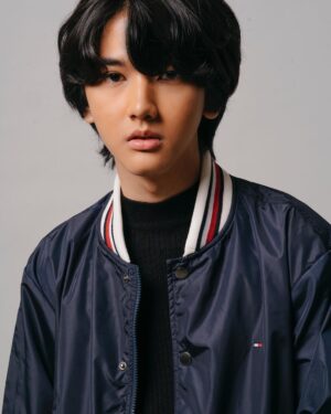 Ari Irham Instagram - Ari Irham ( @ariirhamm )
For more information www.kite.id
•
Photo by @julianlatif
Make up by @Oktrinazzahra
Hairstylist by @Yemimaeg
Stylist by @Astecat
first look @tommyhilfiger @mapfashion
second look @ramadauhandesignstudio