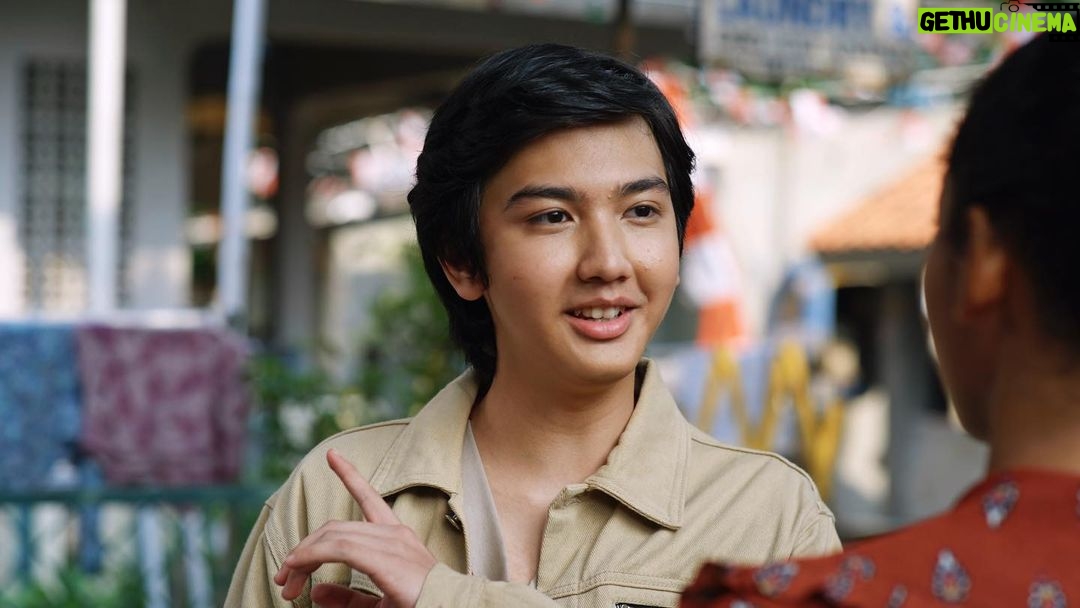 Ari Irham Instagram - Siapa yang belum nonton? 😜 @imperfect_theseries