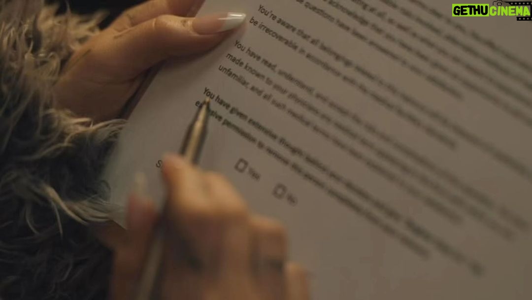 Ariana Grande Instagram - ⋆。˚⋆ฺ we can’t be friends ⋆。˚⋆ฺ ☼ one week til eternal sunshine