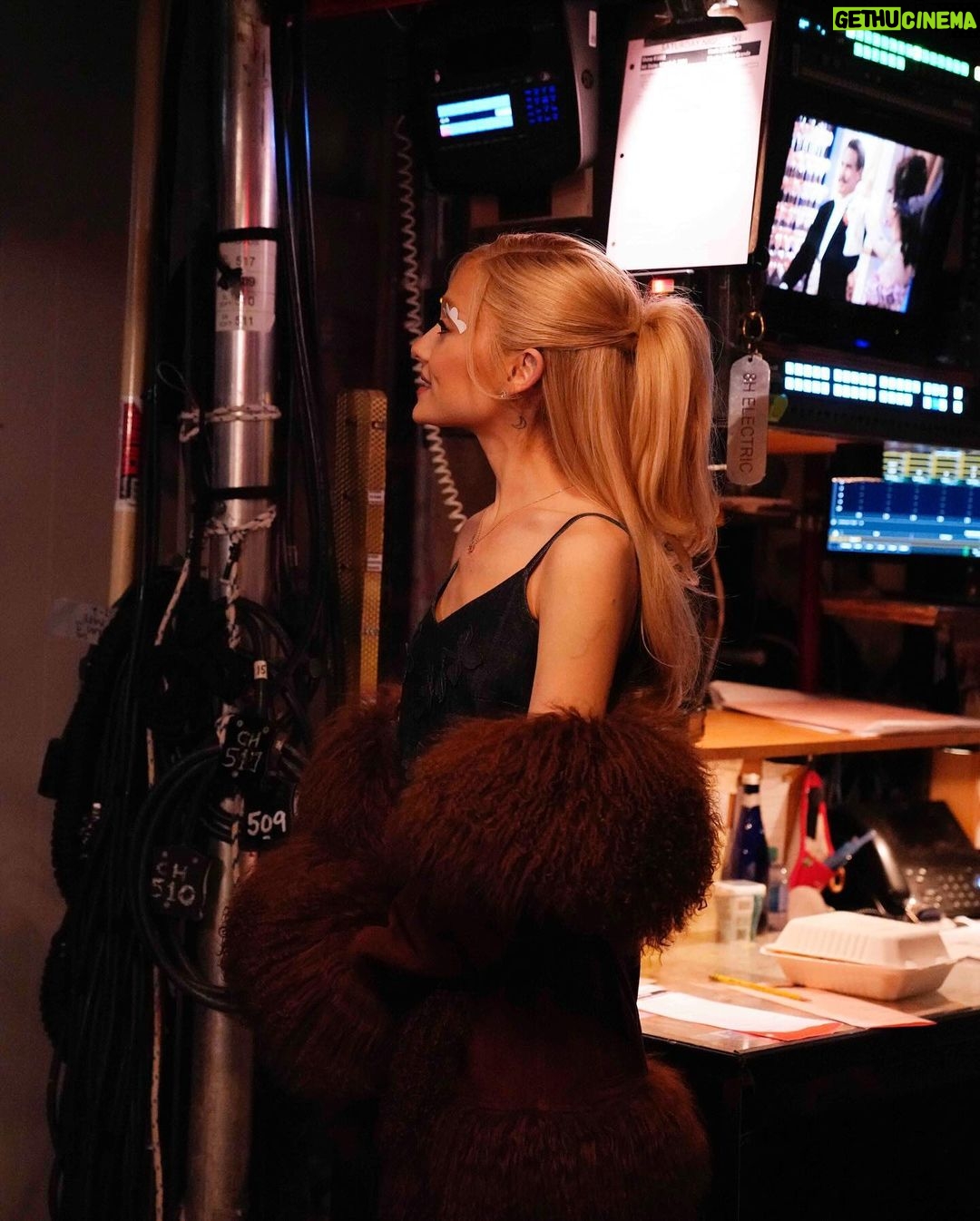 Ariana Grande Instagram - thank you part two 。˚❀ @nbcsnl .゚*ꕤ