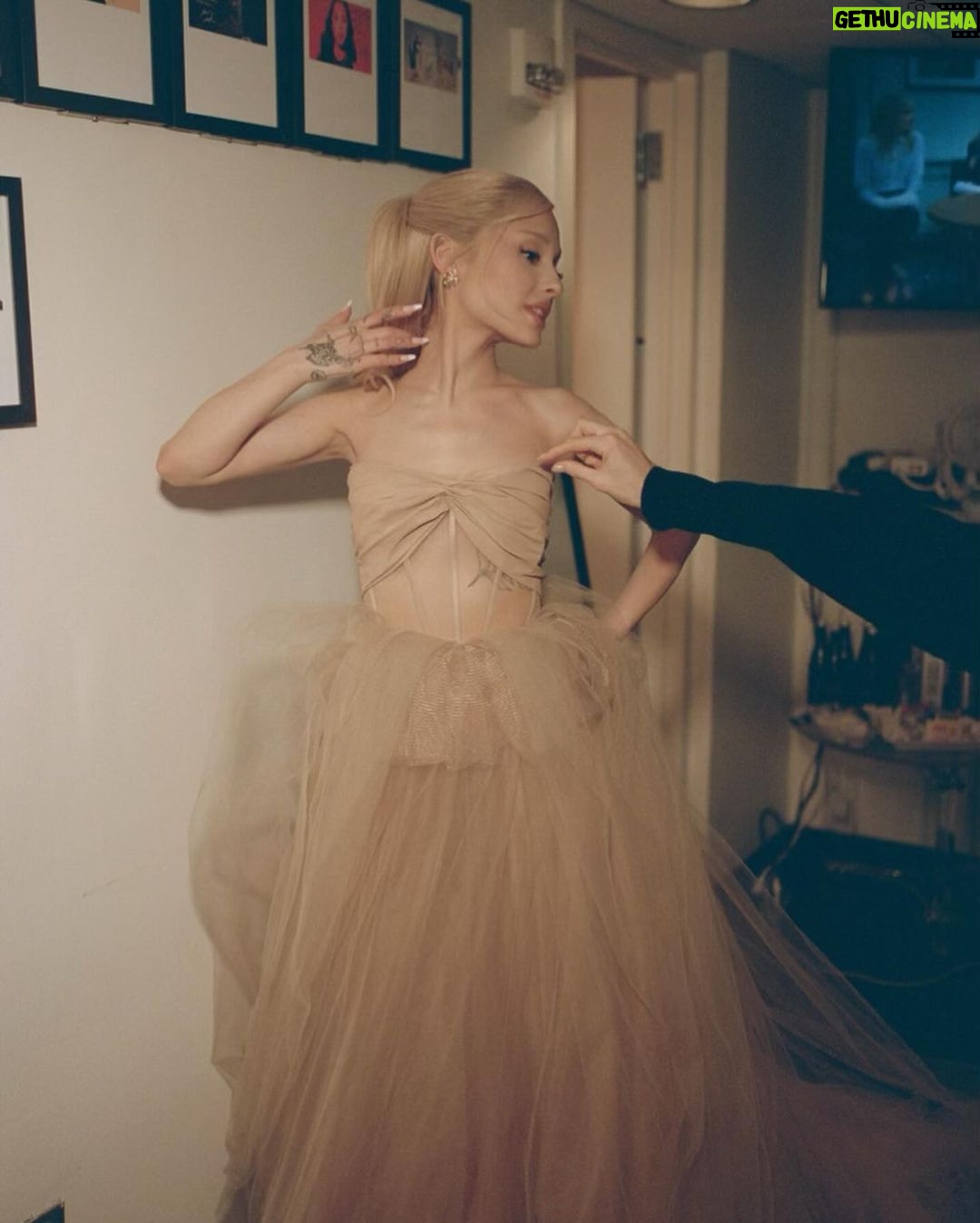 Ariana Grande Instagram - thank you part two 。˚❀ @nbcsnl .゚*ꕤ