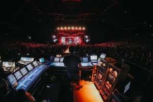 Arijit Singh Instagram - Thank You @abudhabi for making us feel alive after 22 months . Loved performing with you at @etihadarena.ae @yasisland @abudhabievents @pmeworld