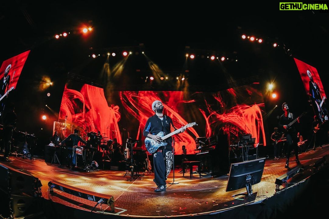 Arijit Singh - 524.7K Likes - Thank You @abudhabi for making us feel alive after 22 months . Loved performing with you at @etihadarena.ae @yasisland @abudhabievents @pmeworld