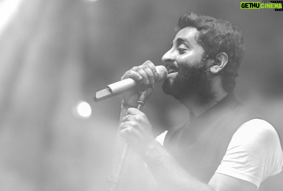 Arijit Singh Instagram - It took us a very long time to perform with you. But It was worth the wait... Thank You Nagpur For your love and support....