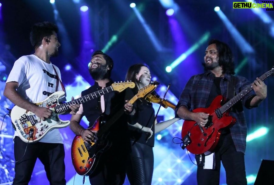 Arijit Singh Instagram - It took us a very long time to perform with you. But It was worth the wait... Thank You Nagpur For your love and support....