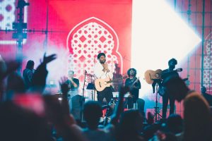 Arijit Singh Instagram - Mumbai!!! I couldn’t have asked for a better start to our India tour 2022-23. 
The amount of love I witnessed last week can’t be described in words - Thank you for your continuous support and love and especially the unconditional love you have showered upon me for years. This unconditional love is what keeps me going, and this is just the beginning.

#arijitsinghlive #arijitsinghindiatour 
#ASIndiatour
@insider.in @hyperlink.brandsolutions @tatwamasi.foundation @tmtalentmanagement