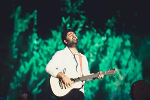 Arijit Singh Instagram - Mumbai!!! I couldn’t have asked for a better start to our India tour 2022-23. 
The amount of love I witnessed last week can’t be described in words - Thank you for your continuous support and love and especially the unconditional love you have showered upon me for years. This unconditional love is what keeps me going, and this is just the beginning.

#arijitsinghlive #arijitsinghindiatour 
#ASIndiatour
@insider.in @hyperlink.brandsolutions @tatwamasi.foundation @tmtalentmanagement