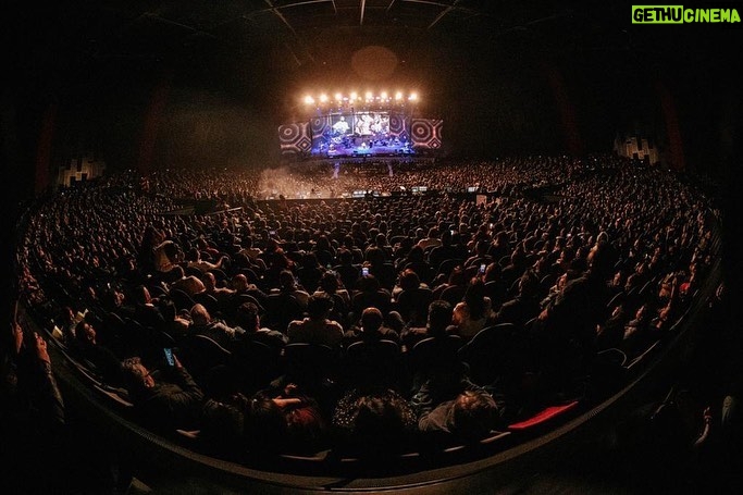 Arijit Singh Instagram - Thank You Australia .. We are obliged with your love and support . Special thanks to the promoters and the entire team who worked for this.