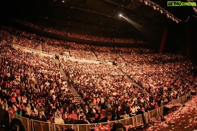 Arijit Singh Instagram - Thank You Australia .. We are obliged with your love and support . Special thanks to the promoters and the entire team who worked for this.