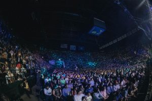 Arijit Singh Instagram - Thank You Washington DC and New Jersey ….
Looking forward tk Vancouver , Seattle and Phoenix this weekend …