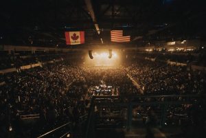 Arijit Singh Instagram - Thank You Washington DC and New Jersey ….
Looking forward tk Vancouver , Seattle and Phoenix this weekend …