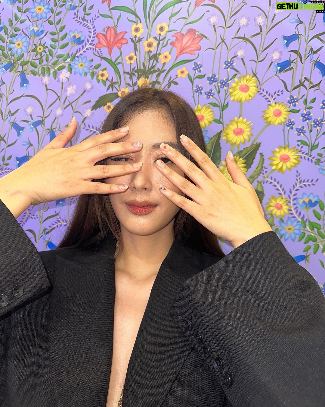 Arikanta Mahapreukpong Instagram - ꙮ𓇚 𓇗᪥✾✿❀