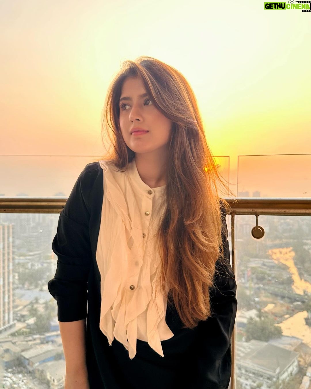Arishfa Khan Instagram - HEAL. LEARN. GROW. LOVE. Pictures click by me🖤