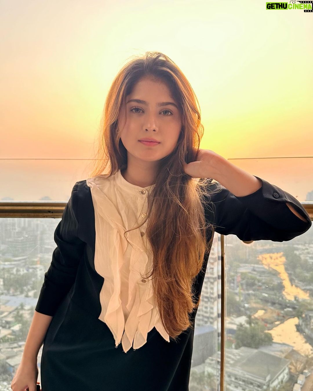 Arishfa Khan Instagram - HEAL. LEARN. GROW. LOVE. Pictures click by me🖤