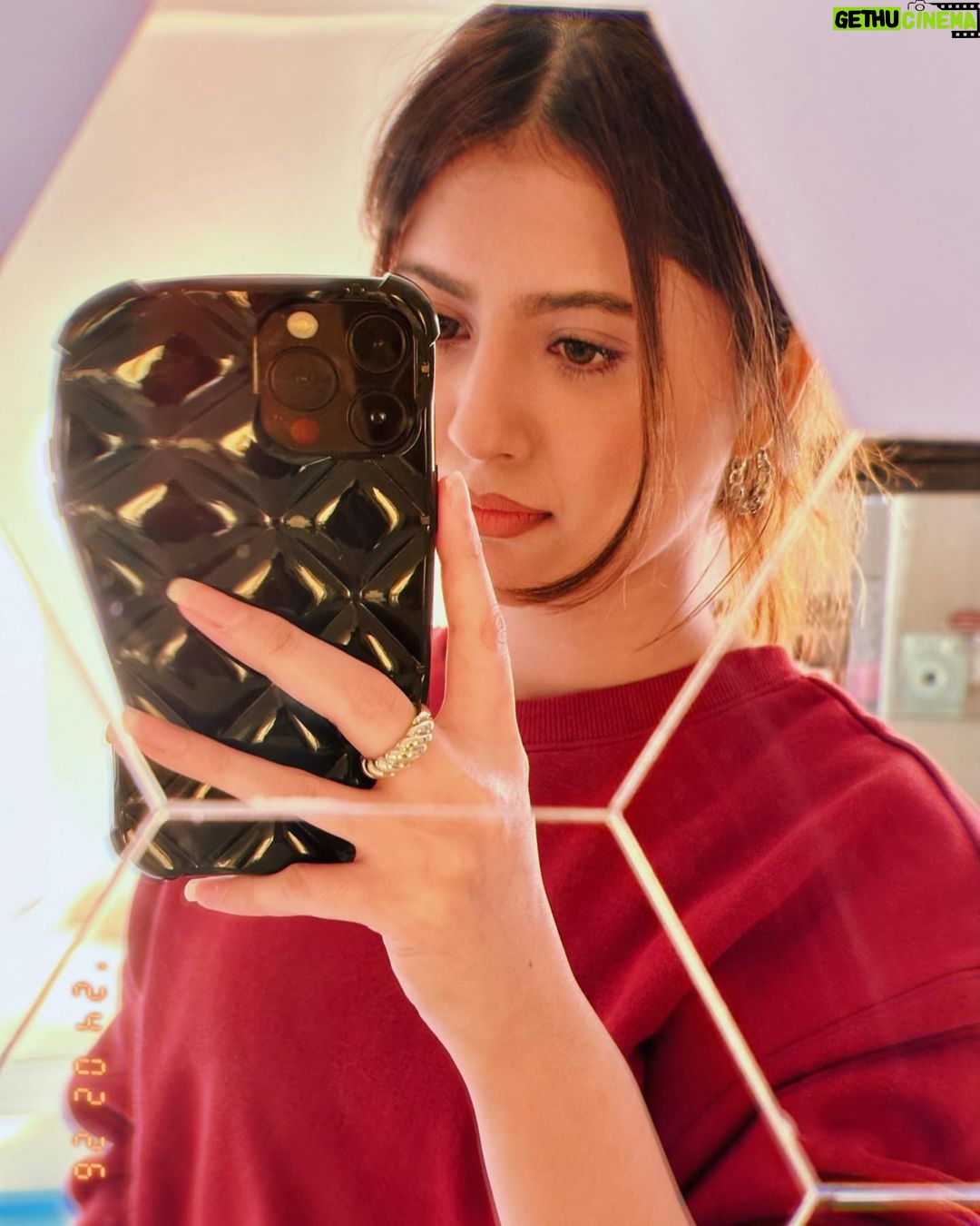 Arishfa Khan Instagram - Gal sun janeya janeya❤️