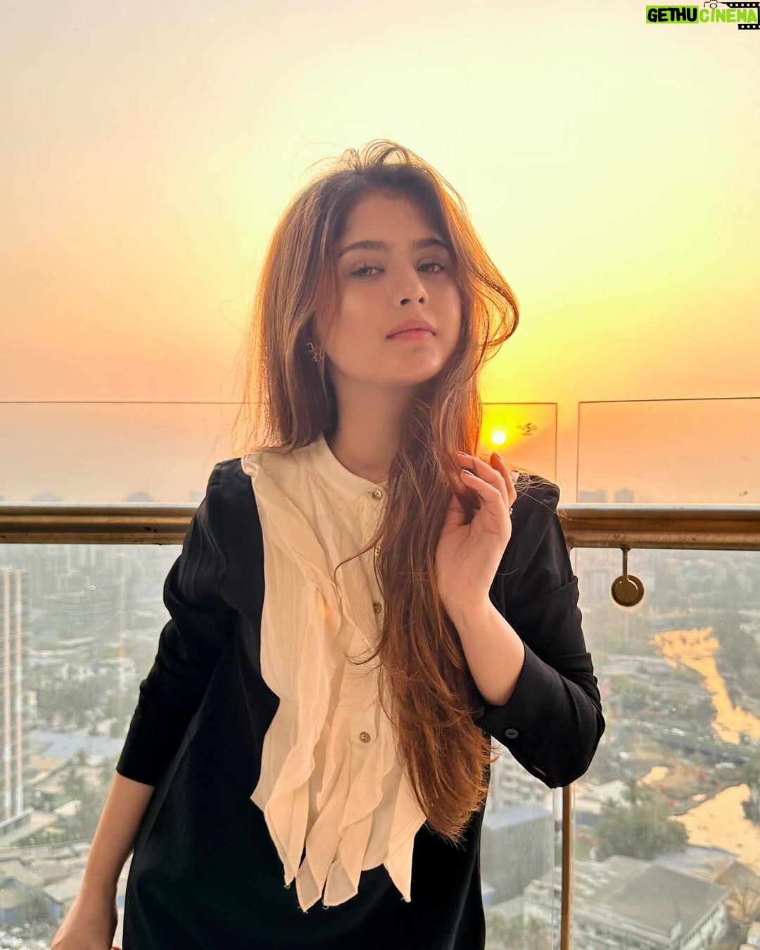 Arishfa Khan Instagram - HEAL. LEARN. GROW. LOVE. Pictures click by me🖤