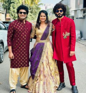 Ariyana Glory Instagram - Wishing you all A very Happy Sankranthi 😍 Don’t miss today “NA SAMIRANGA” in @starmaa @ariyanaglory @amardeep_chowdary #frnds #sankranthi #nasamiranga #love #starmaa #mukkuavinash My outfit by: @gracenewdesigners