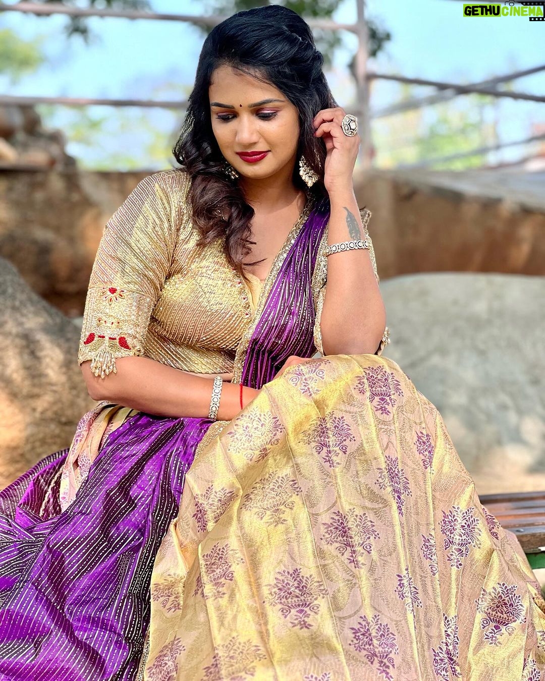 Ariyana Glory Instagram - Wishing you all the A very Happy Sankranthi ๐พ๐พ #ariyanaglory #festival #friends #love #avinash #amardeep #aaa Designer:- @twinsdesigners_ Jewellery:- @kushalsfashionjewellery Styled by:- @harinireddym