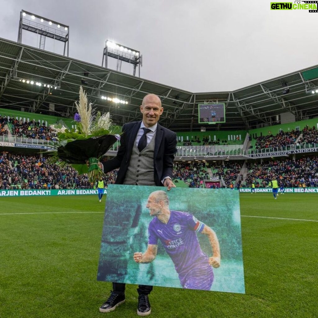 Arjen Robben Instagram - Bedankt voor het warme ontvangst en alle mooie reacties. Voor altijd een Groninger!💚 FC Groningen