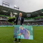 Arjen Robben Instagram - Bedankt voor het warme ontvangst en alle mooie reacties. Voor altijd een Groninger!💚 FC Groningen