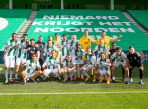 Arjen Robben Instagram - Helaas net als de supporters niet in het stadion vandaag, maar wel heel trots op het team!💚