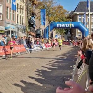 Arjen Robben Instagram - Prachtige zondag gehad tijdens de @4mijl van Groningen!☀️ 

Bedankt voor alle support en de goede organisatie. Samen met Be Quick onder-15 en @erbenwennemars aandacht gevraagd voor het @jeugdfondssportencultuur, want ieder kind moet kunnen sporten. 
Samen @meerenbeterbewegen.
Bedankt voor de donaties en tot volgend jaar!