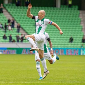 Arjen Robben Instagram - Trots en blij om in het eigen stadion te spelen!💚 @fcgroningen