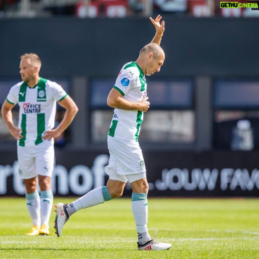 Arjen Robben Instagram - Blij met mijn eerste minuten!💚 @fcgroningen Happy with my first minutes!💚 @fcgroningen