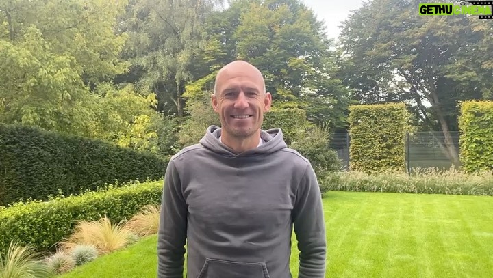 Arjen Robben Instagram - Samen met het voetbalteam Be Quick onder-15 dat ik coach loop ik mee met de 4Mijl. Wil je ons sponsoren voor het Jeugdfonds Sport en Cultuur? Dat kan via de link op mijn profiel. Groetjes, Arjen